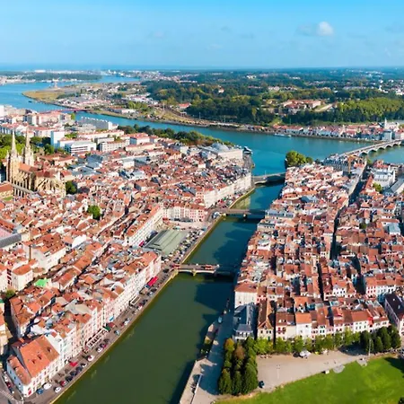 Entre & Anglet Avec Parking